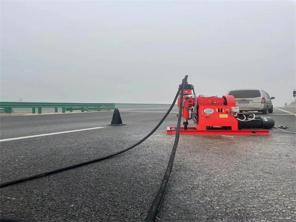 河池马路路基路面开裂下沉注浆加固灌浆